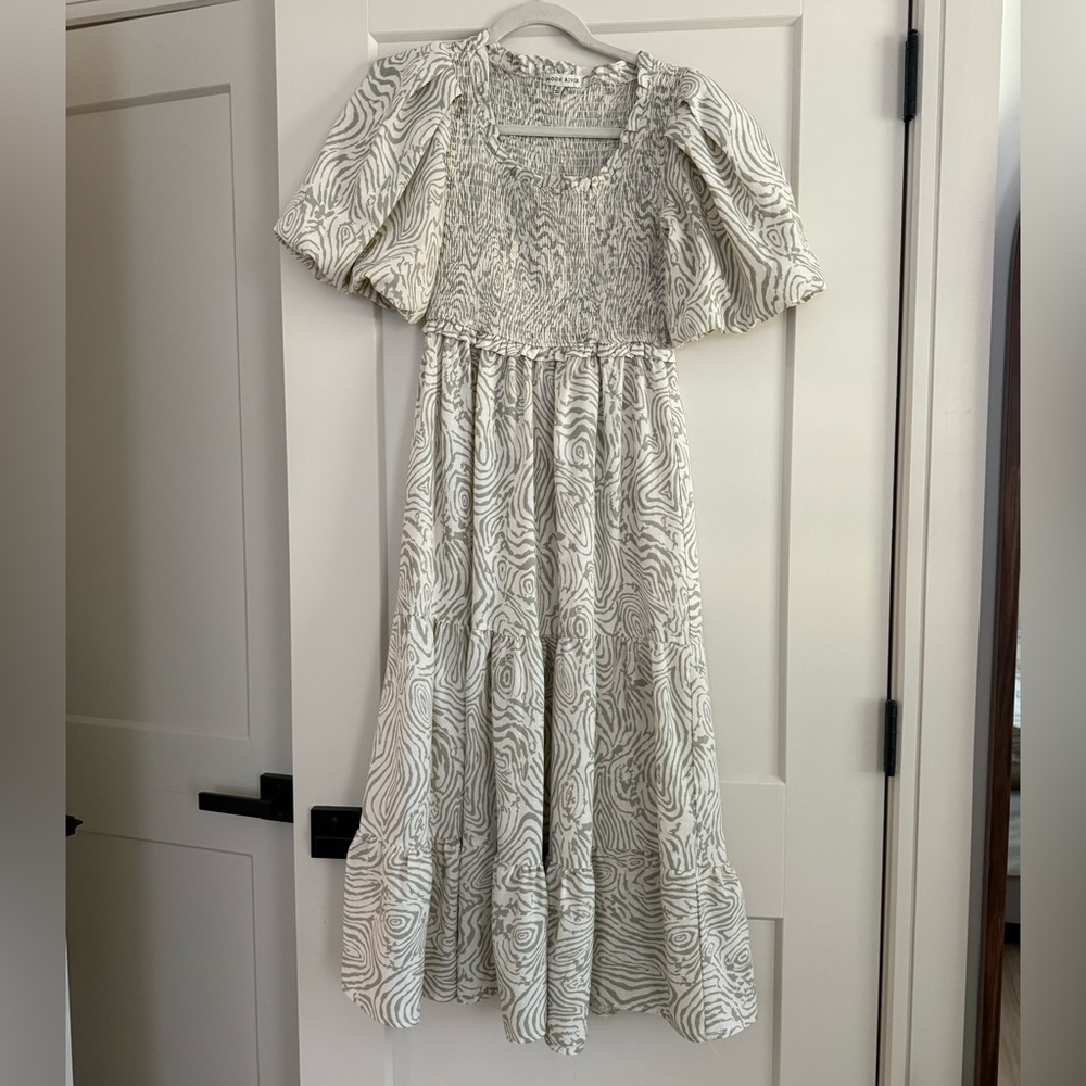 Moon River sage green ivory printed maxi dress size xs